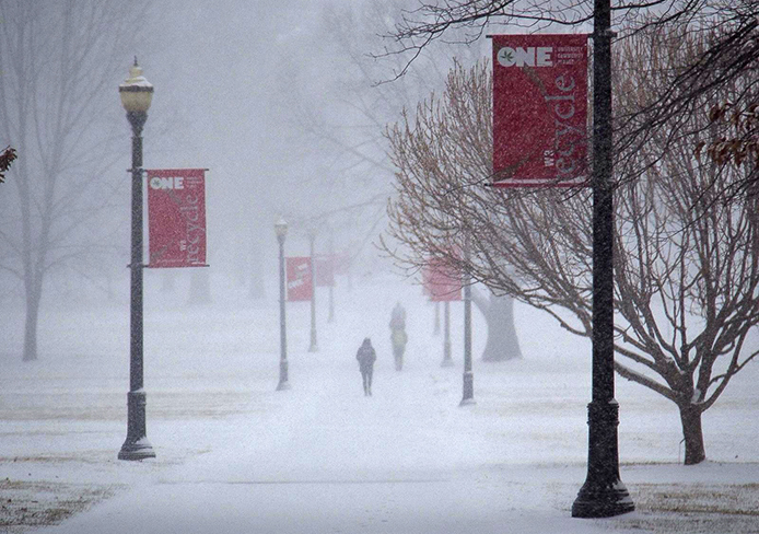 Snow blankets the Oval March 2. Credit: Brandon Claflin / For The Lantern