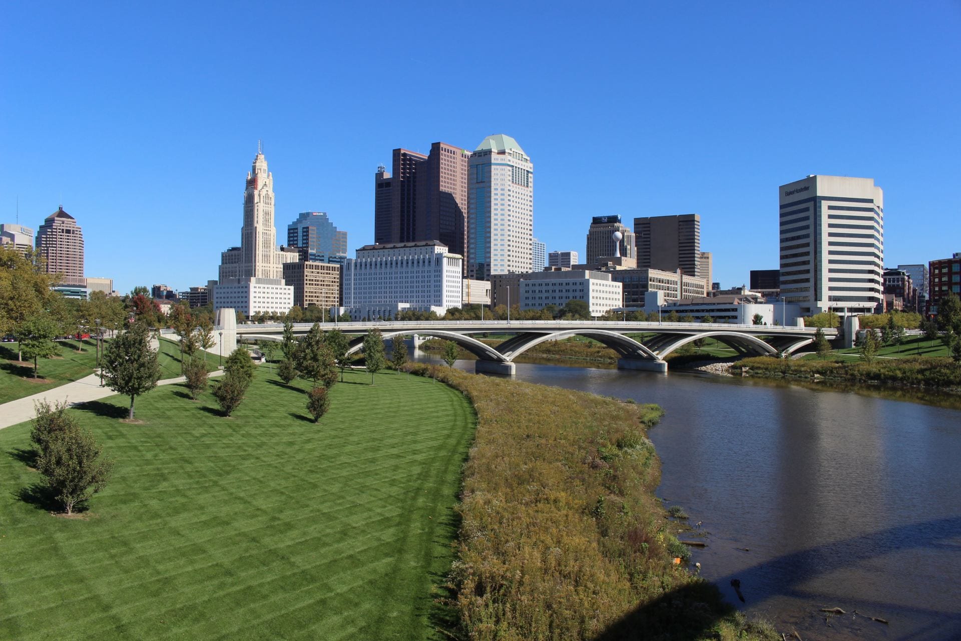 an image of the city of columbus downtown