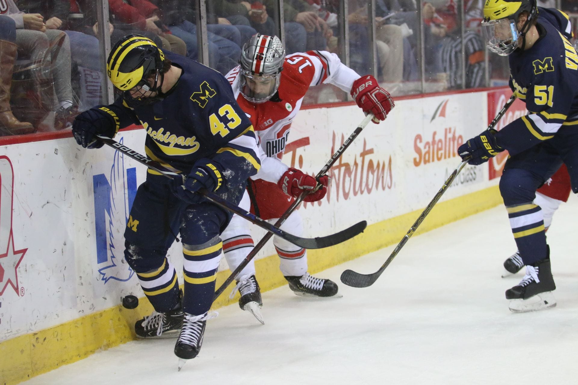 Men’s Hockey: No. 4 Ohio State defeats Michigan 4-2, claims top spot in ...