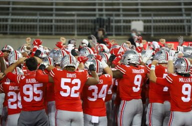 Ohio State huddles up before a game