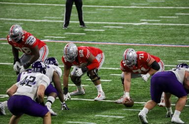 Ohio State offensive line prepares for the snap
