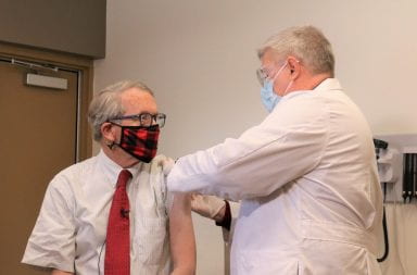 mike dewine getting the vaccine