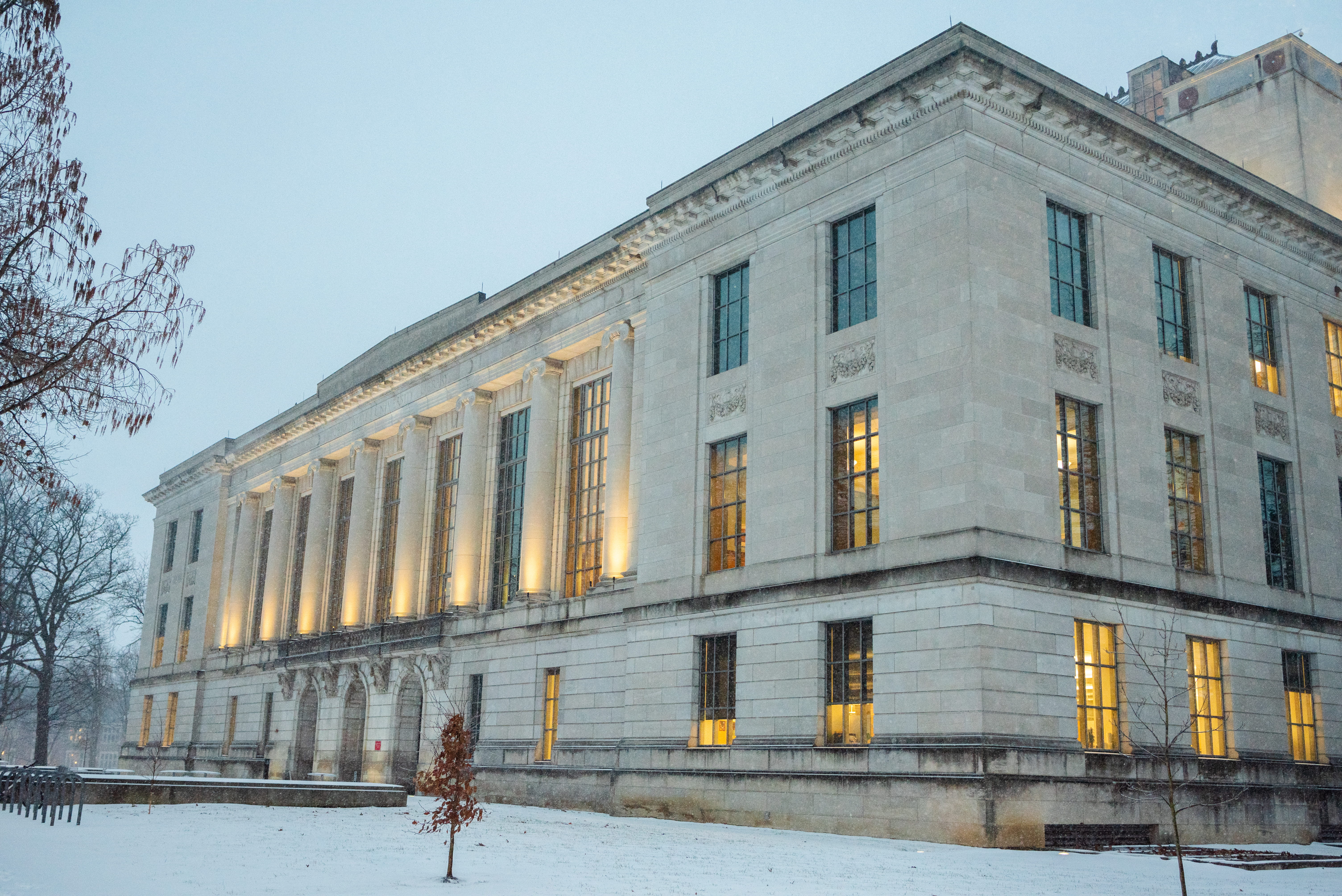 A snowy Thompson Library in February 2022. Credit: Christian Harsa | Senior Reporter 