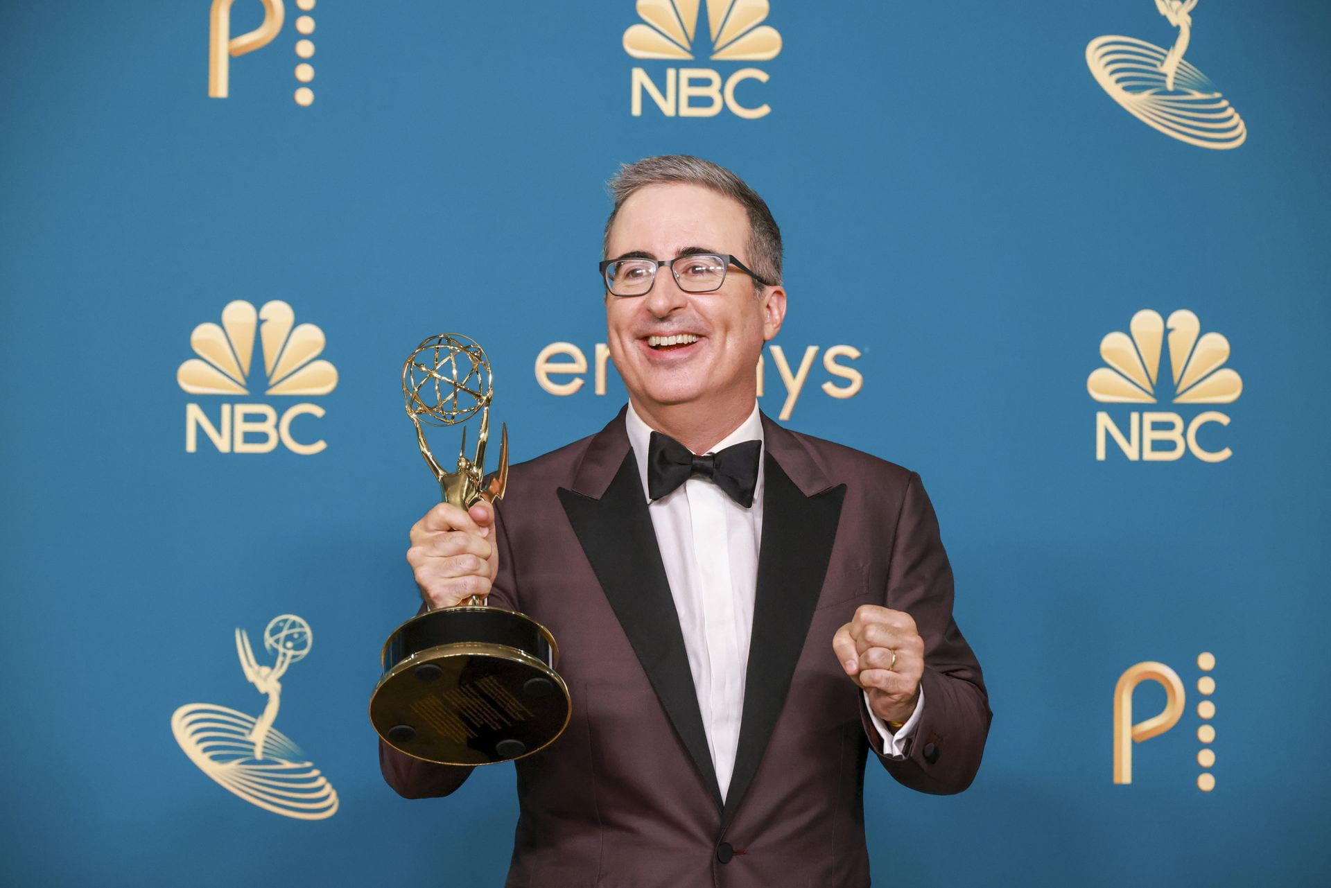 John Oliver at the 74th Primetime Emmy Awards at the Microsoft Theater in Los Angeles on Sept. 12, 2022. (Allen J. Schaben/Los Angeles Times/TNS)